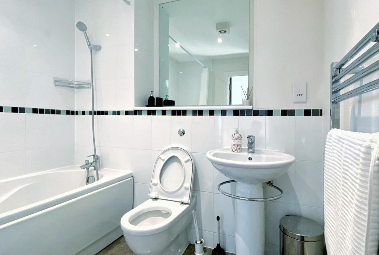 Artistic And Luxurious Apt With Sea View. Beach Side Swansea Exteriör bild
