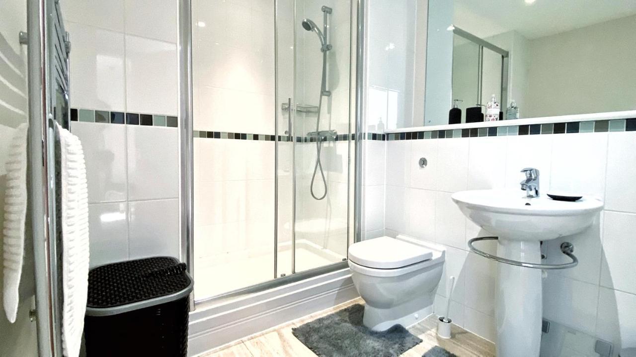 Artistic And Luxurious Apt With Sea View. Beach Side Swansea Exteriör bild